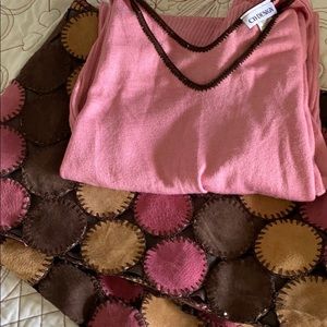 Suede patch skirt and sweater light wh